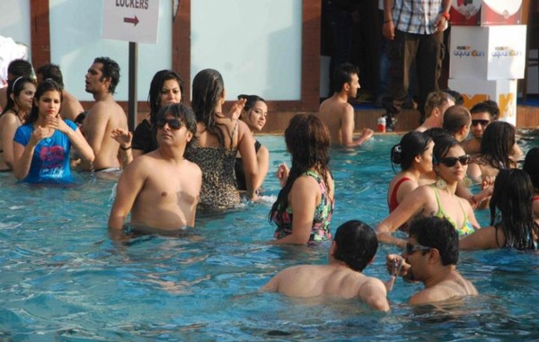 Neha Dhupia & Amy Jackson At Teachers Scotch Pool Party