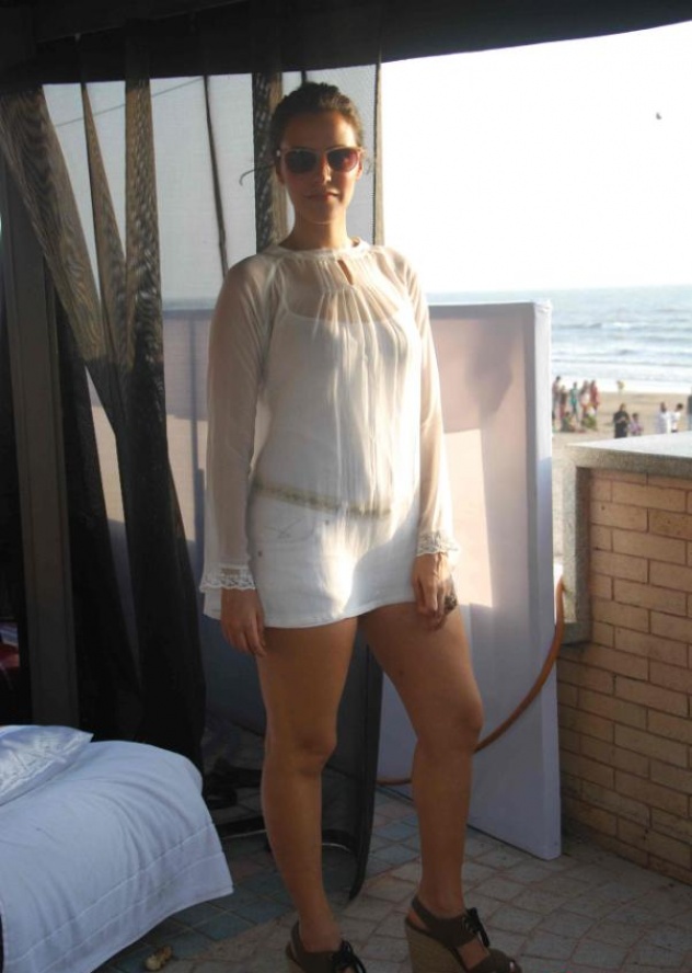Neha Dhupia & Amy Jackson At Teachers Scotch Pool Party