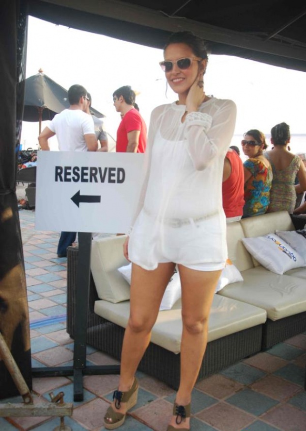 Neha Dhupia & Amy Jackson At Teachers Scotch Pool Party