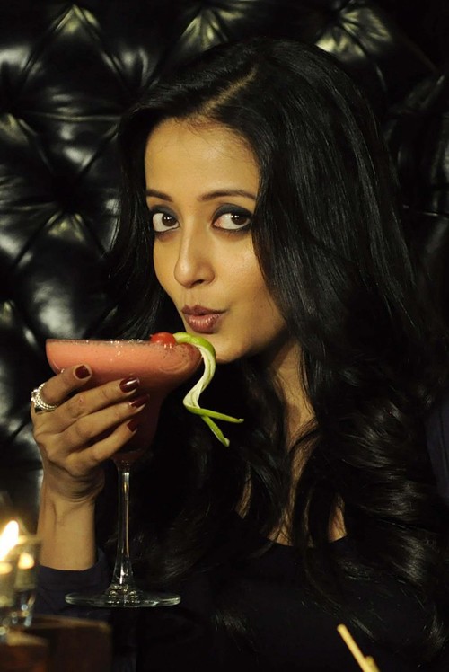 Raima Sen promotes Veda Restaurant's Special Menu for Durga Puja 2013 #RaimaSen
